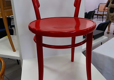 červená židle